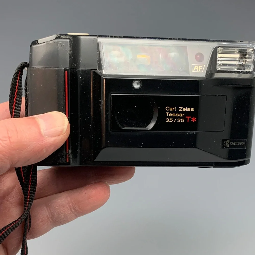 Yashica T2 35/3.5 Tessar Zeus’s T*lens Kyocera point &shoot 35 mm film camera